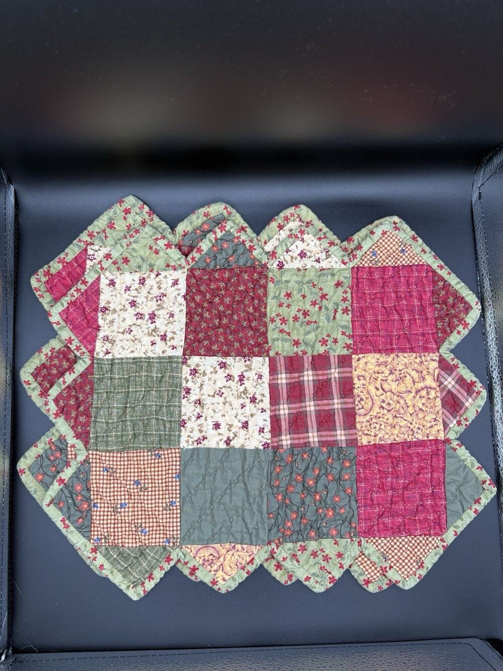 One pair of quilted placemates in bright colorful Pattern